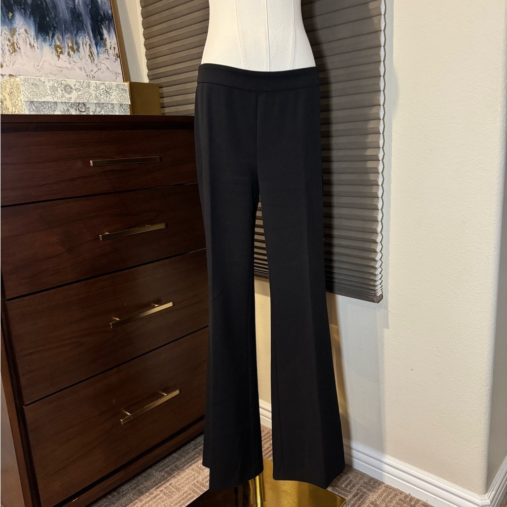 Chico's Black Women's Straight Leg Pants. Size 0.5/6